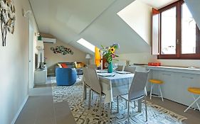 Renovated Penthouse Duomo&Via Torino